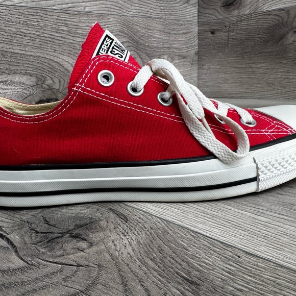 Converse Chuck Taylor All Star Low Top Red Sneakers Shoes Mens 7 Womens 9 - Picture 3 of 13
